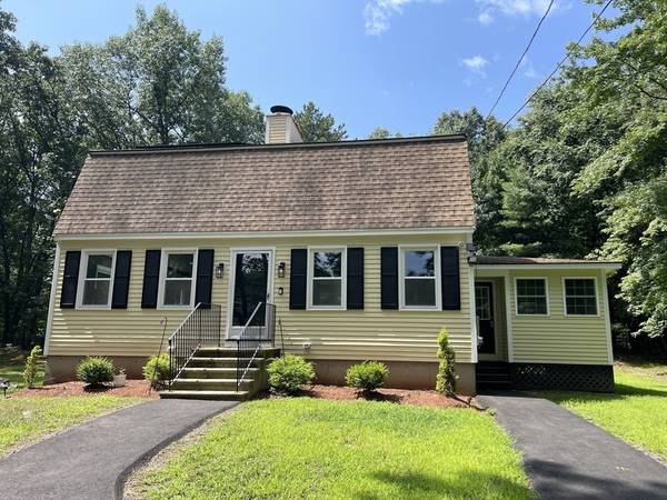 78 Scribner Rd, Tyngsborough, MA 01879