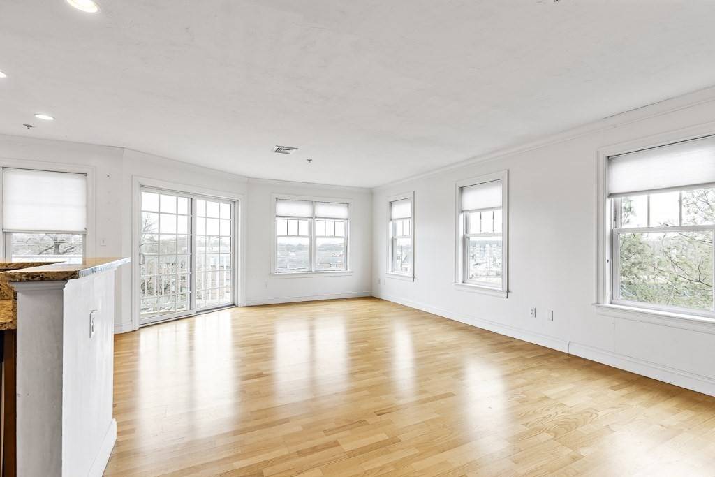 Norwood, MA 02062,1 Lenox St #216