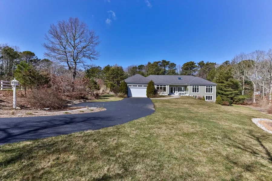 90 Hill And Plain Rd, Falmouth, MA 02536