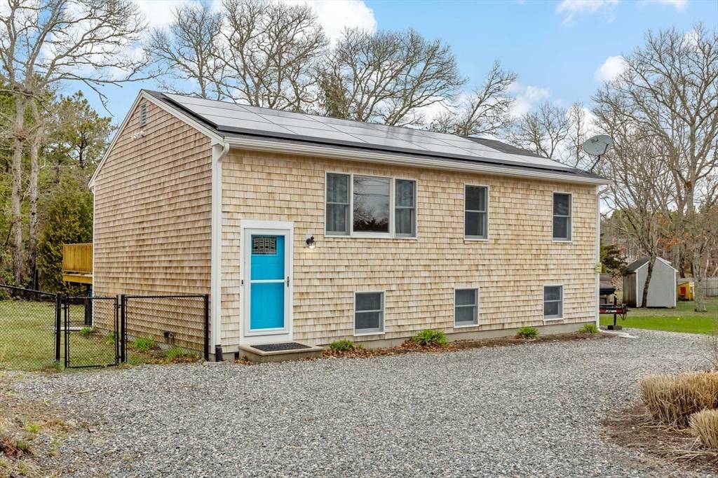 52 Lodengreen Dr, Falmouth, MA 02536