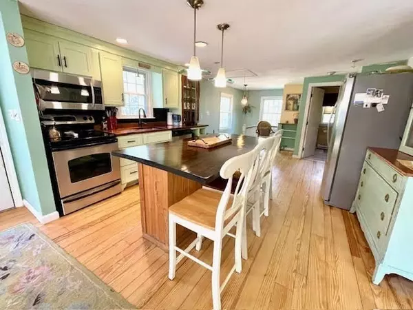 Plymouth, MA 02360,778 Long Pond Rd