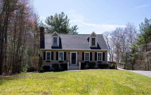 40 Pine Street, Carver, MA 02330