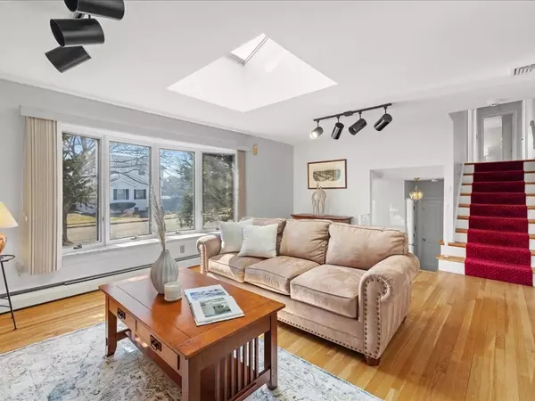 Marblehead, MA 01945,8 Lehman Road