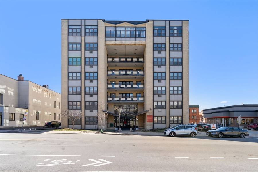 340 Main St #412, Melrose, MA 02176