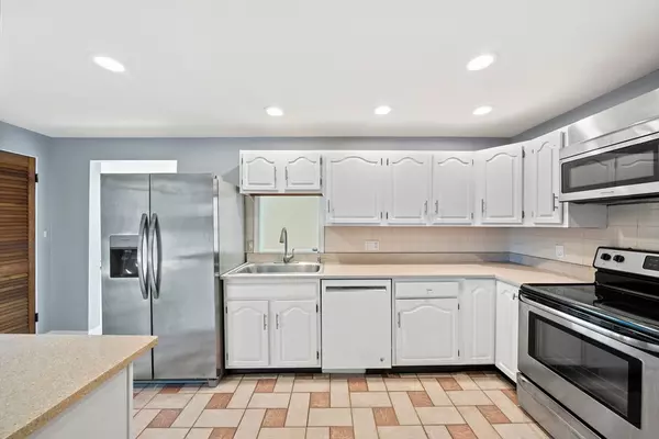 7 Dorchester St #3, Quincy, MA 02171