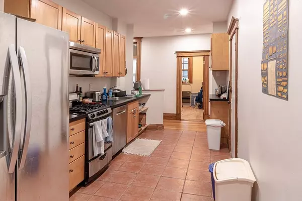 Brookline, MA 02446,50 Saint Paul Street #4