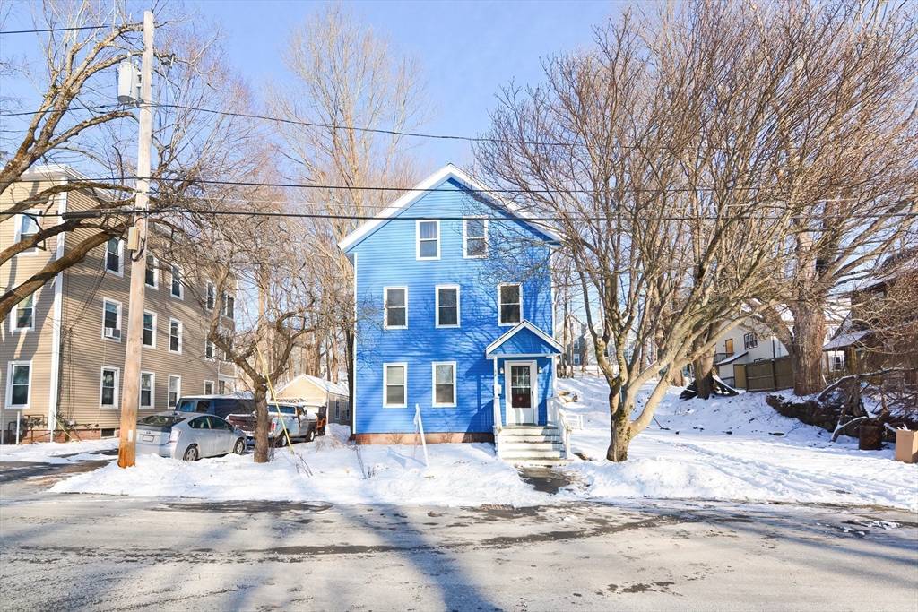 82 School St, Gardner, MA 01440