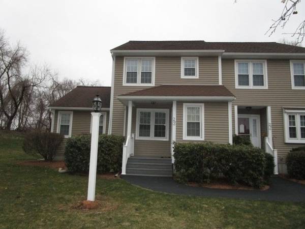 29 Godfrey Ln #29, Milford, MA 01757