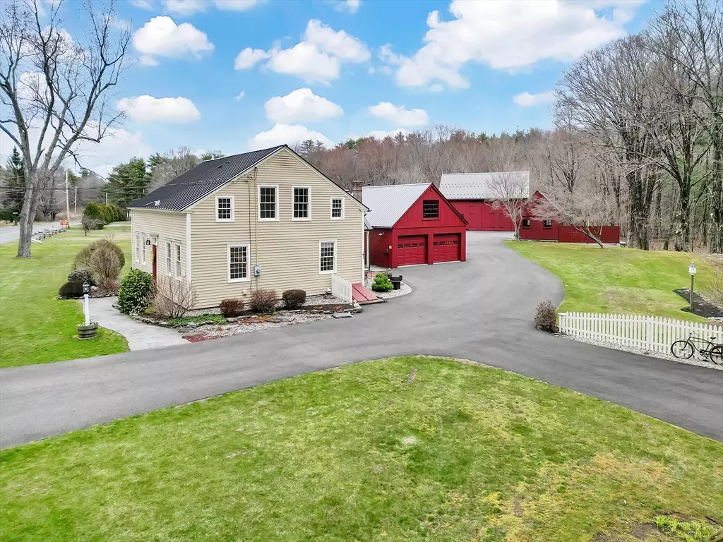 Granby, MA 01033,7 School St