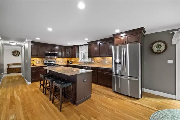 Raynham, MA 02767,295 Carriage Hill Dr