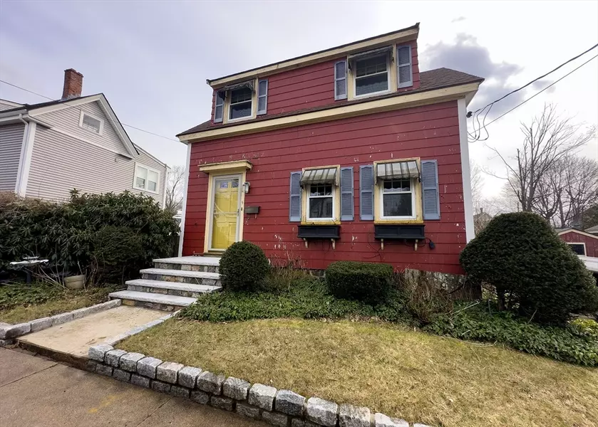 5 Avon St, Stoneham, MA 02180