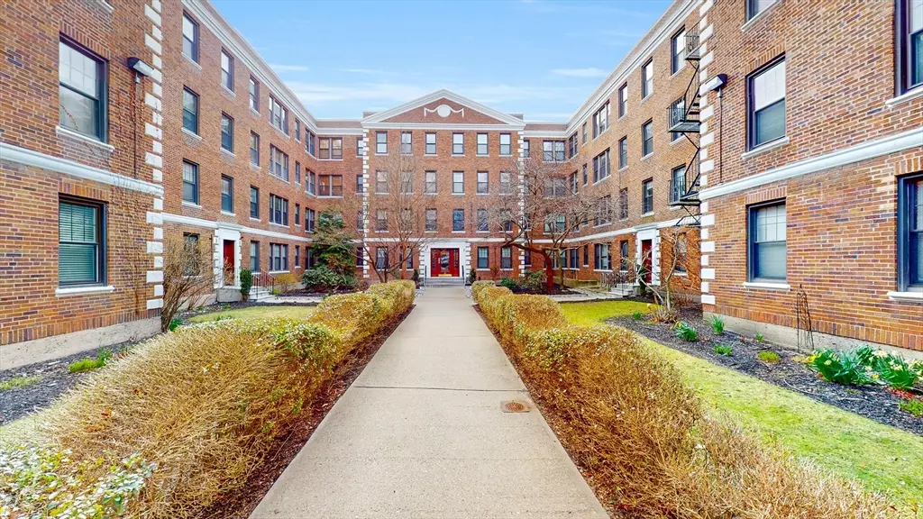 Boston, MA 02215,64 Queensberry St #111