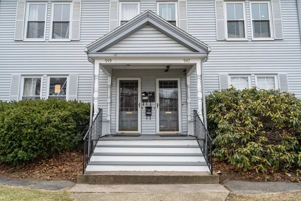 Newton, MA 02464,947-949 Chestnut Street #2