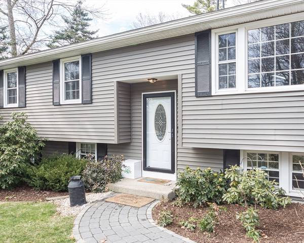 Holliston, MA 01746,23 Andrew Ln