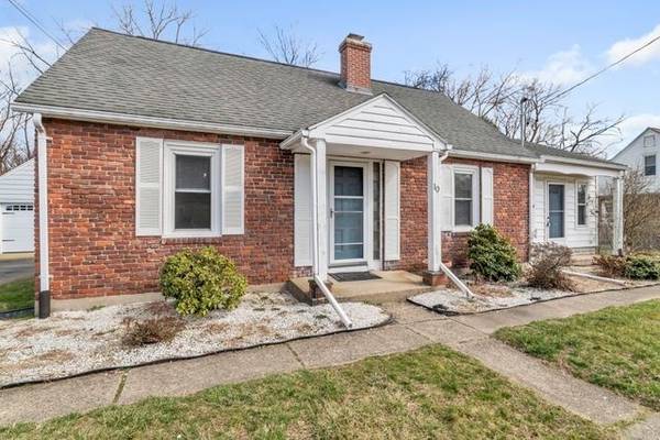 10 Elizabeth St, West Springfield, MA 01089