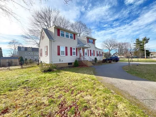 38 Rock St, Mansfield, MA 02048