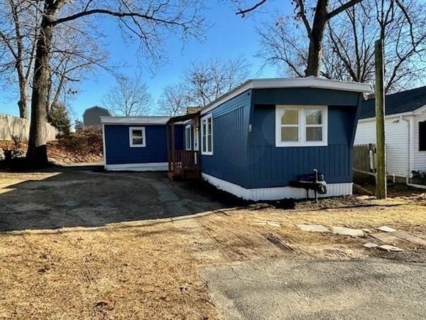 13 Lillian St, Ludlow, MA 01056