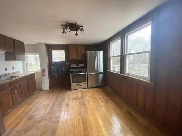 Plymouth, MA 02360,32 Pembroke Rd.