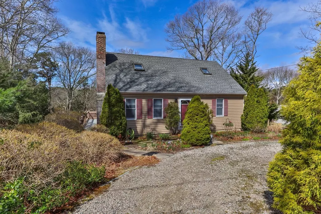 Falmouth, MA 02536,56 Pine Ridge Rd