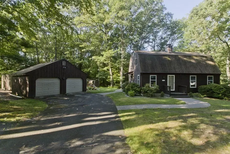 219 Vining Hill Rd, Southwick, MA 01077