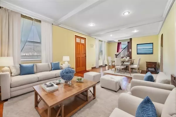 Fairhaven, MA 02719,394 Sconticut Neck Rd