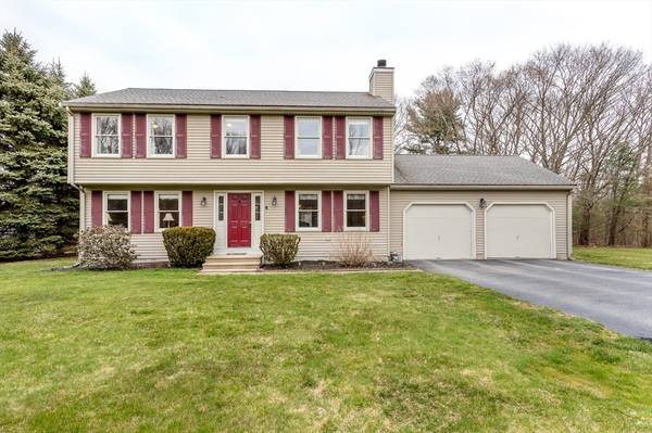 8 Rainbow Dr, Medway, MA 02053