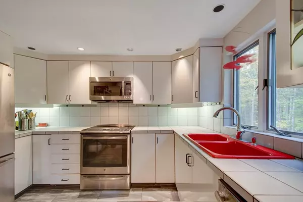 Sherborn, MA 01770,47 Old Orchard Rd