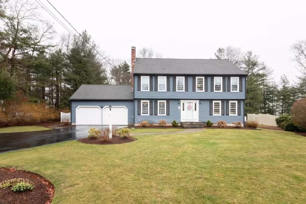 Walpole, MA 02081,4 Arrowhead Road