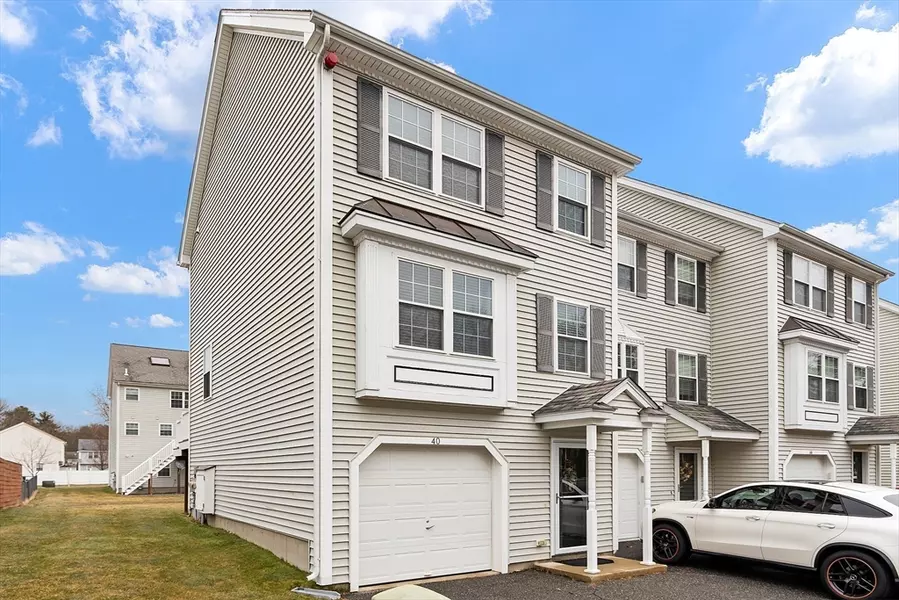 40 Joseph Ave #40, Dracut, MA 01826