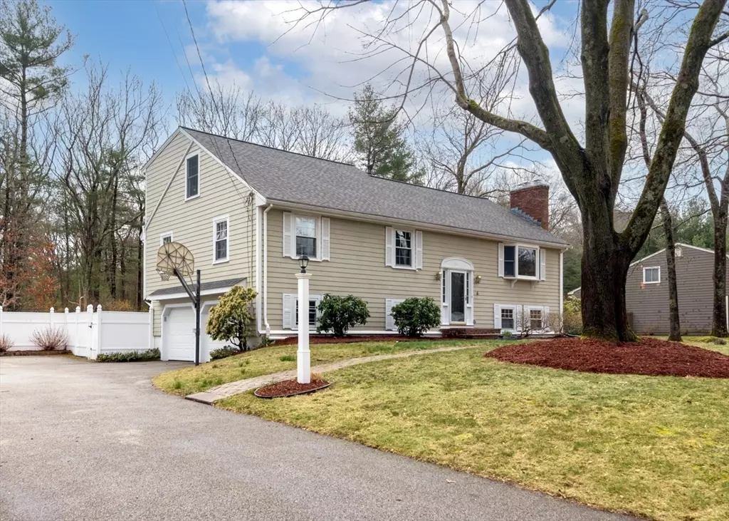Hingham, MA 02043,6 Hazelwood Dr