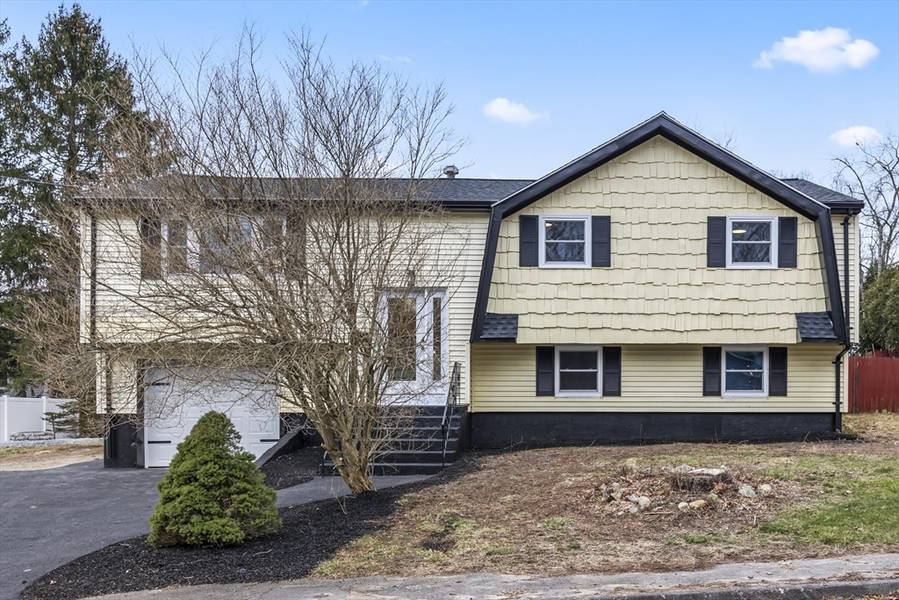 32 Fernandez Cir, Randolph, MA 02368