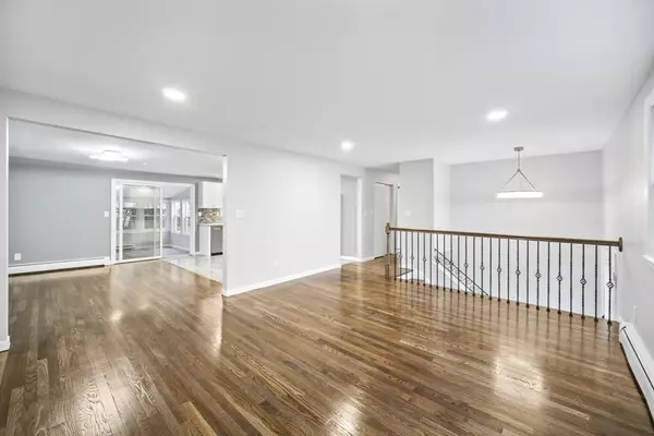 Randolph, MA 02368,32 Fernandez Cir