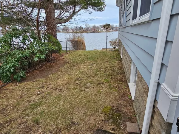 Lynn, MA 01904,4 Lake View Pl