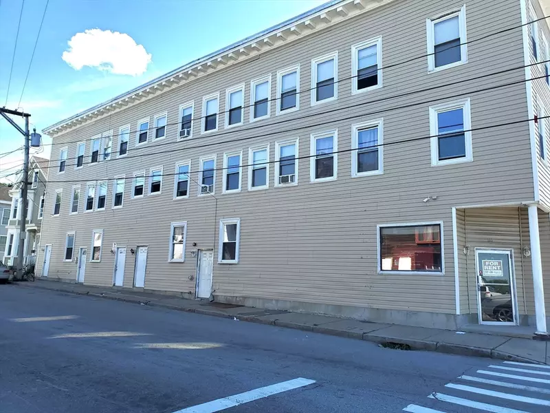 110 Branch St #6, Lowell, MA 01851