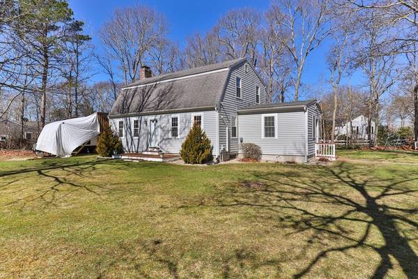 2 Bedford Pl, Sandwich, MA 02644