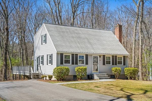 81 Washburn St, Northborough, MA 01532