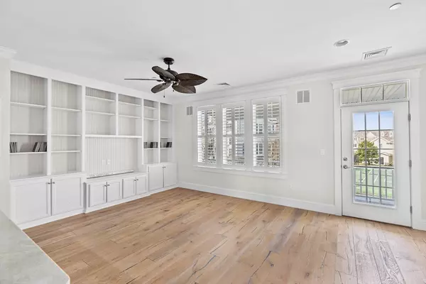 Hingham, MA 02043,149 Stayner Dr #404