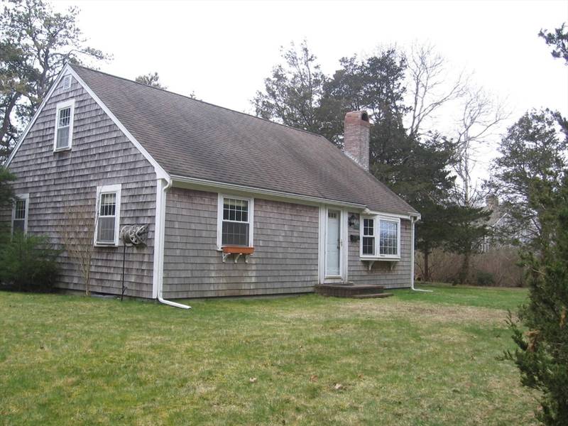 2 Carleton Drive West, Sandwich, MA 02537