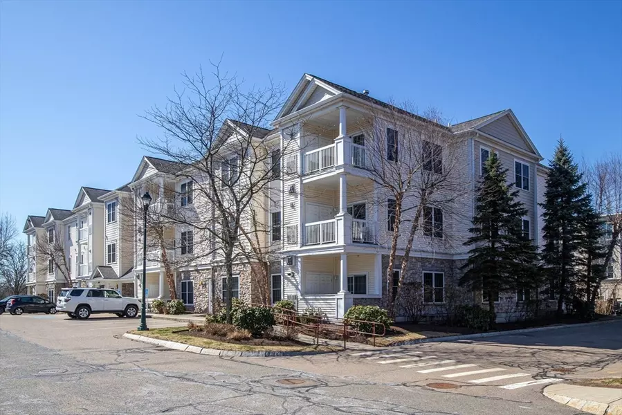 1108 Davenport Ave #1108, Canton, MA 02021