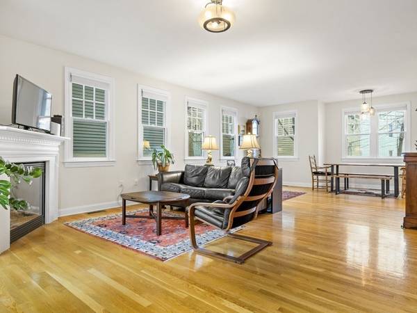 384 Washington St #I, Somerville, MA 02143