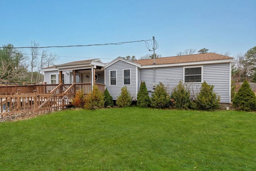 8 Sandpiper Ln, Plymouth, MA 02360