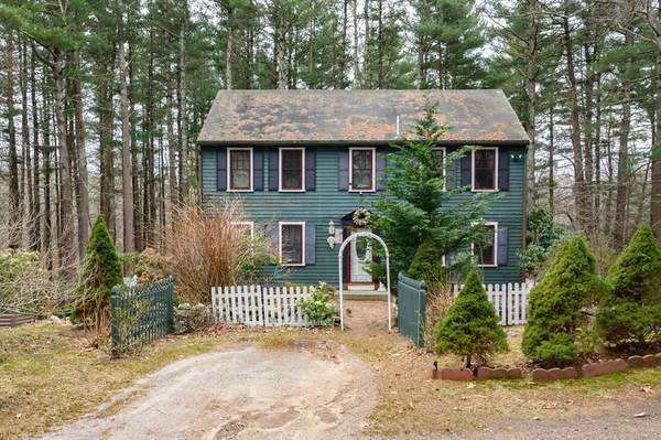 115 Brook Bend Rd, Hanover, MA 02339