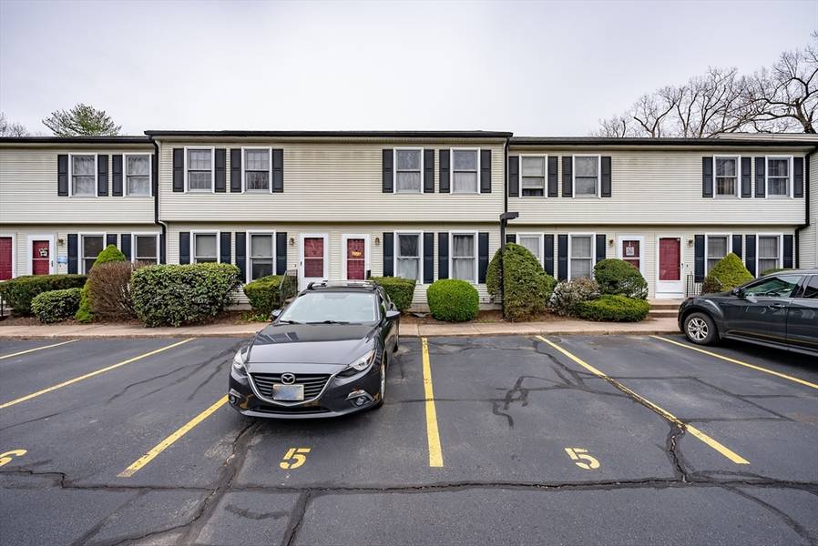 166 Hillside Rd #5, Westfield, MA 01085