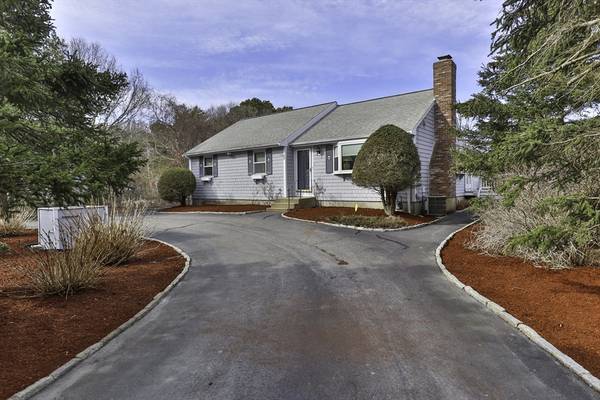 Yarmouth, MA 02673,4 Barnes Ln