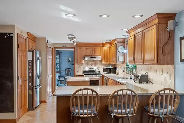 Stow, MA 01775,52 N Shore Dr