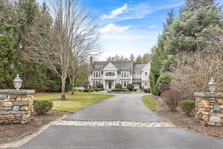 26 Old Barn Rd, Hanover, MA 02339