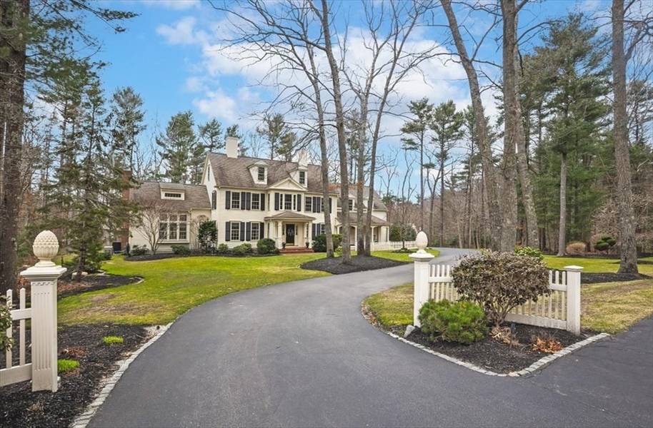 296 Arrow Head Rd, Marshfield, MA 02050