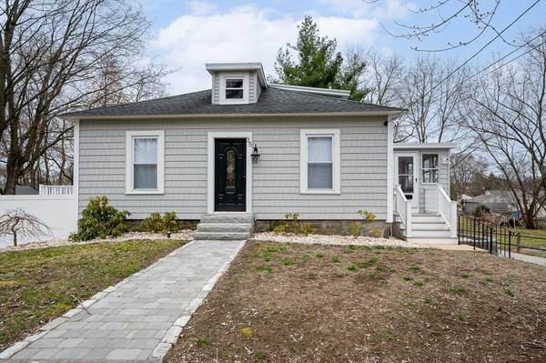 35 Wetherbee Ave, Lowell, MA 01852