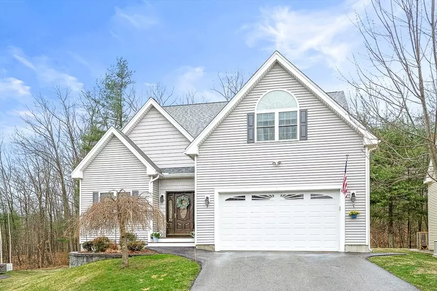 7 Tolkien Ln, Tyngsborough, MA 01879