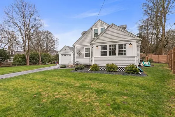 182 Woods Hole Road, Falmouth, MA 02536